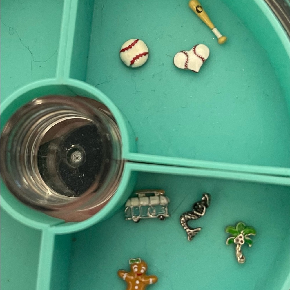 O2 charms